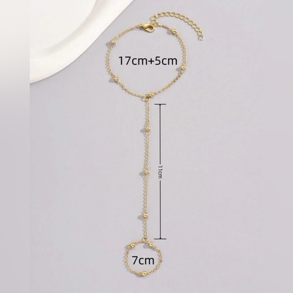 “Amari” 18K Gold Plated Hand Chain - Picture 4 of 4